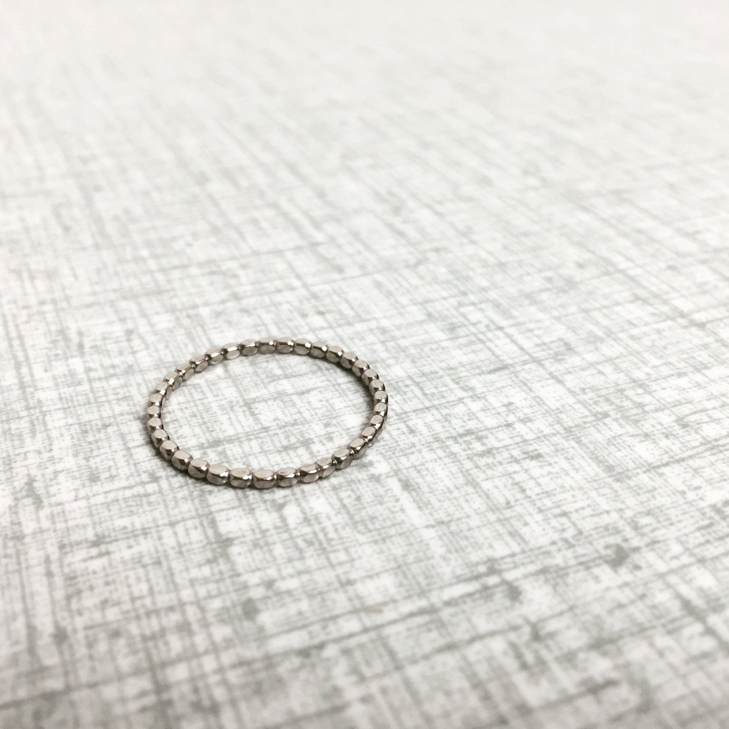 GRANULA - ring 18k vitguld